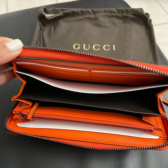 NIB GUCCI WOMENS MICRO GG PYTHON LEATHER ZIP AROUND WALLET CLUTCH MADE IN ITALY - Picture 1 of 3